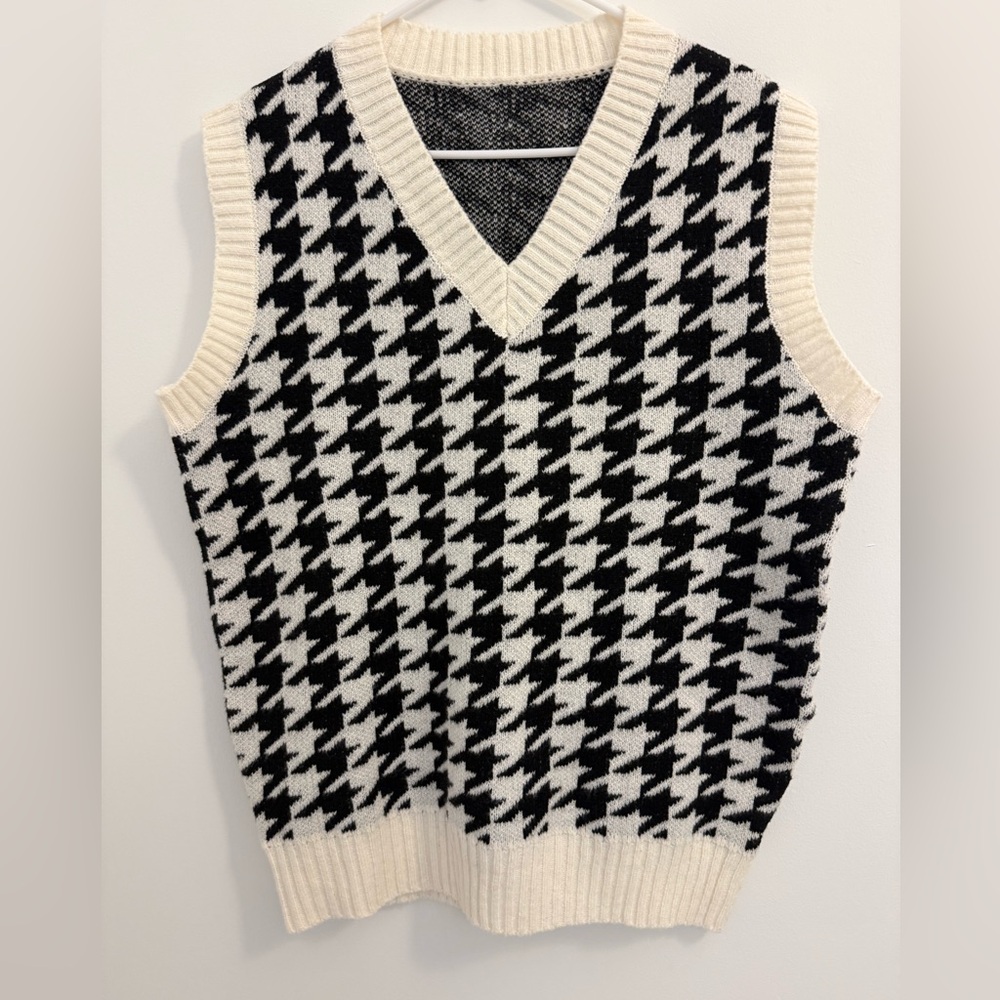 Black and White Large Print Houndstooth Sweater Vest